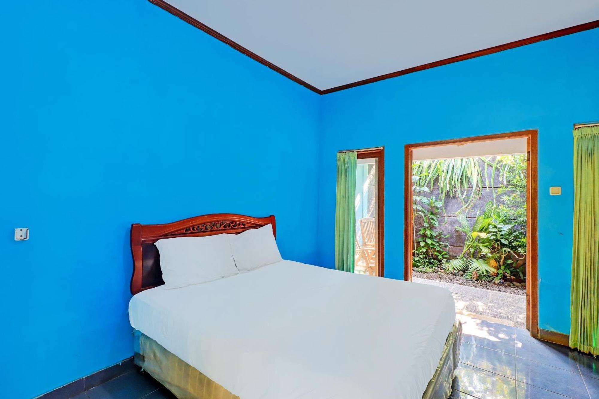 Negara  Oyo 92401 Hotel Mustika מראה חיצוני תמונה
