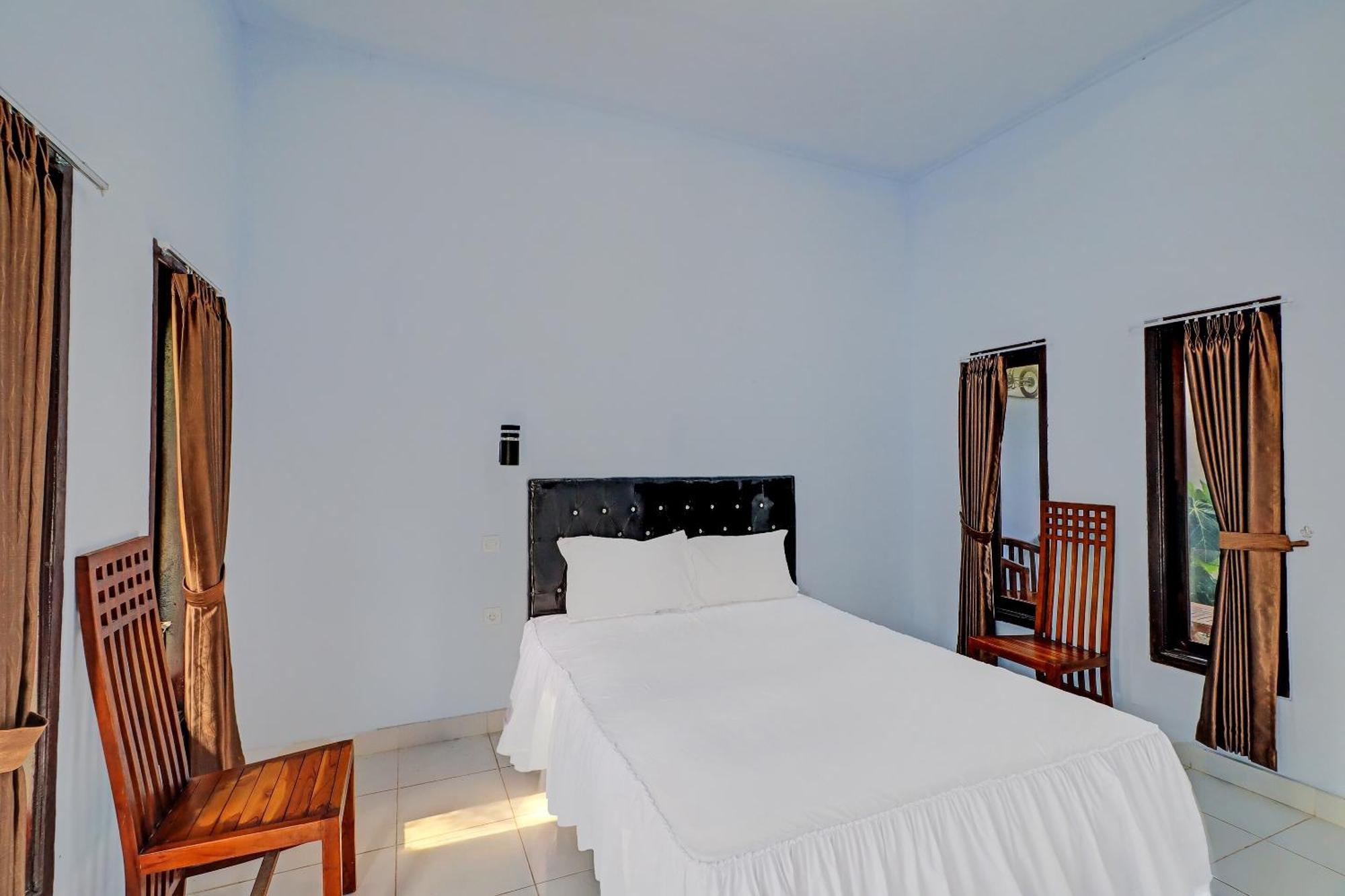 Negara  Oyo 92401 Hotel Mustika מראה חיצוני תמונה